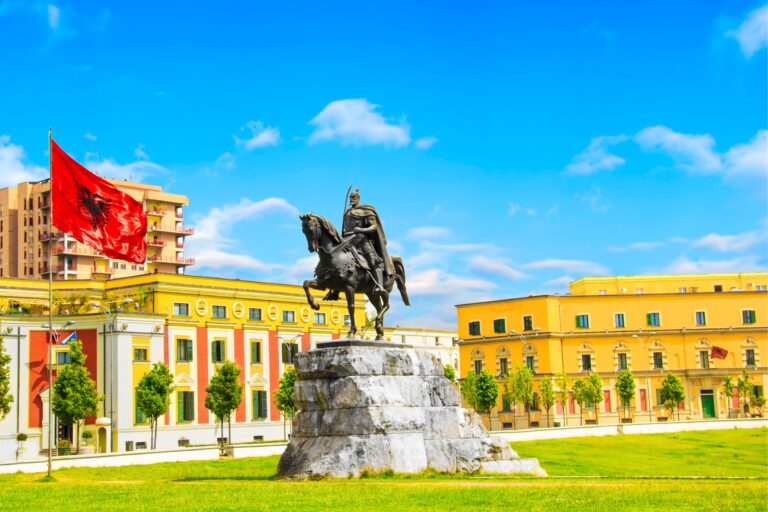 ALBANIA, IL PAESE DELLE AQUILE